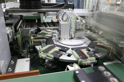 德基电池生产过程-激光点焊